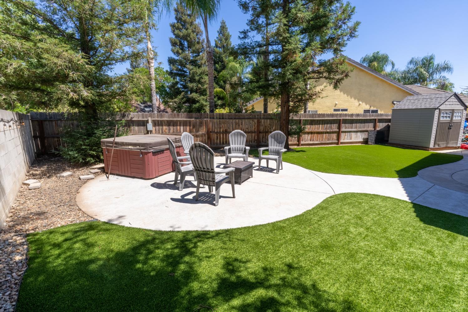 9455 N Woodrow Ave, Fresno, CA 93720