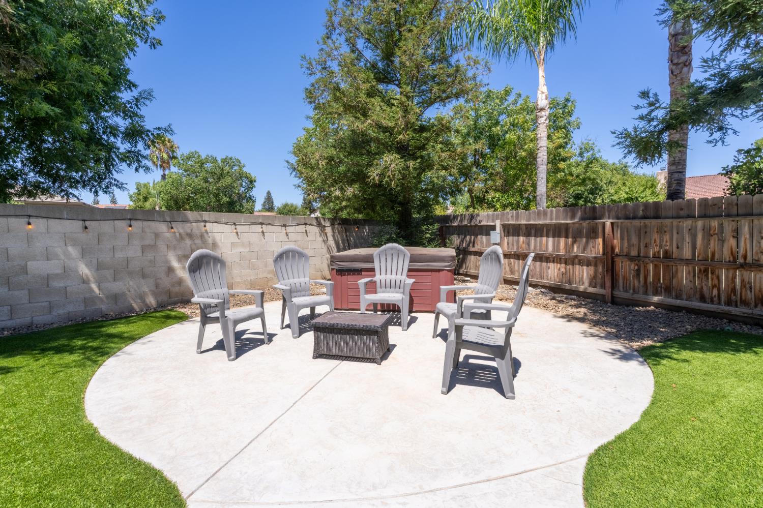 9455 N Woodrow Ave, Fresno, CA 93720