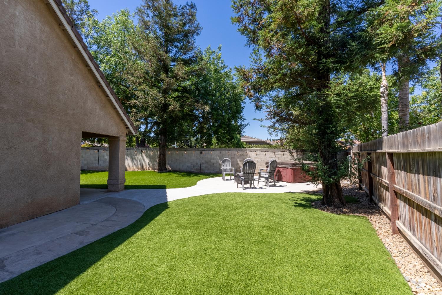 9455 N Woodrow Ave, Fresno, CA 93720
