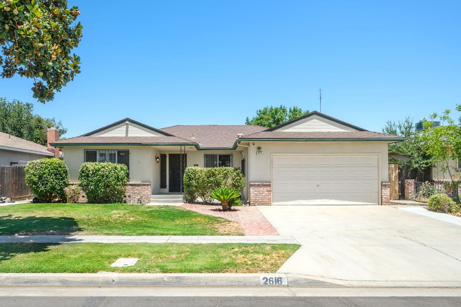 2616 W San Gabriel Ave, Fresno, CA 93705