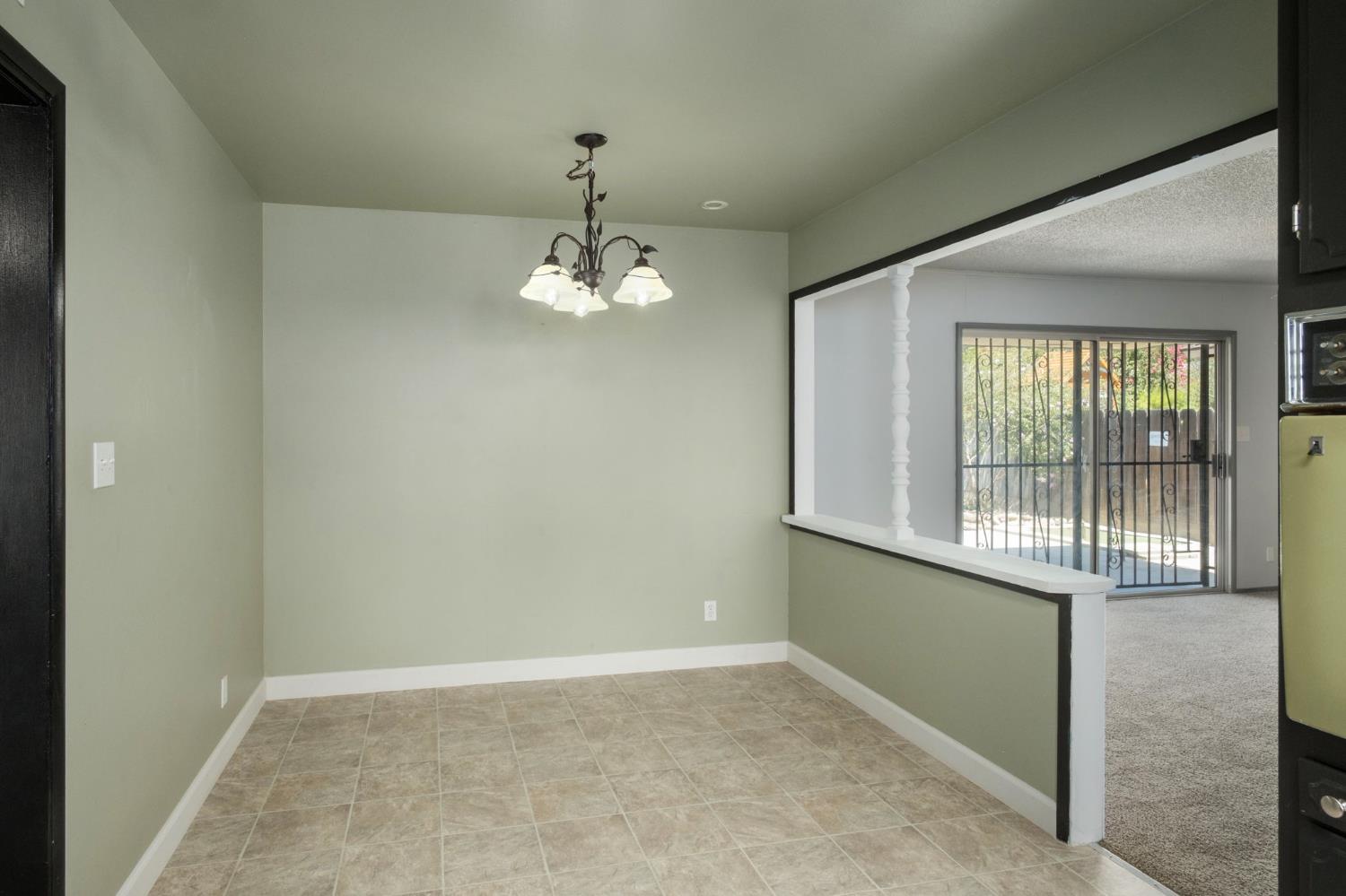 2616 W San Gabriel Ave, Fresno, CA 93705