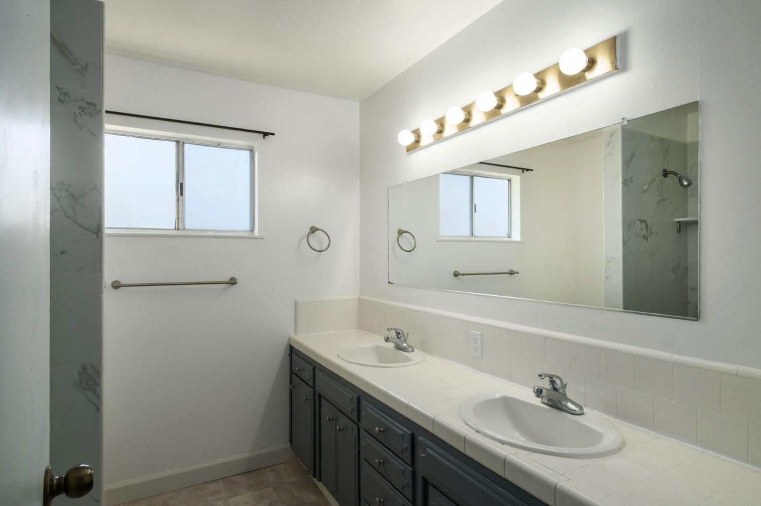 2616 W San Gabriel Ave, Fresno, CA 93705