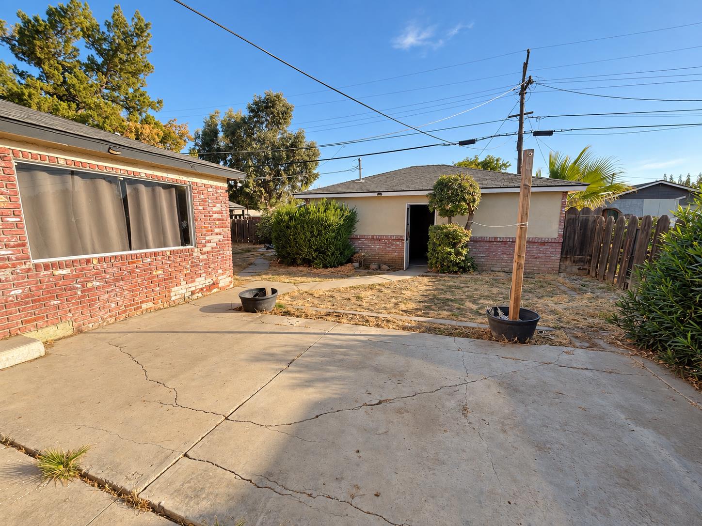 445 College Ave, Coalinga, CA 93210