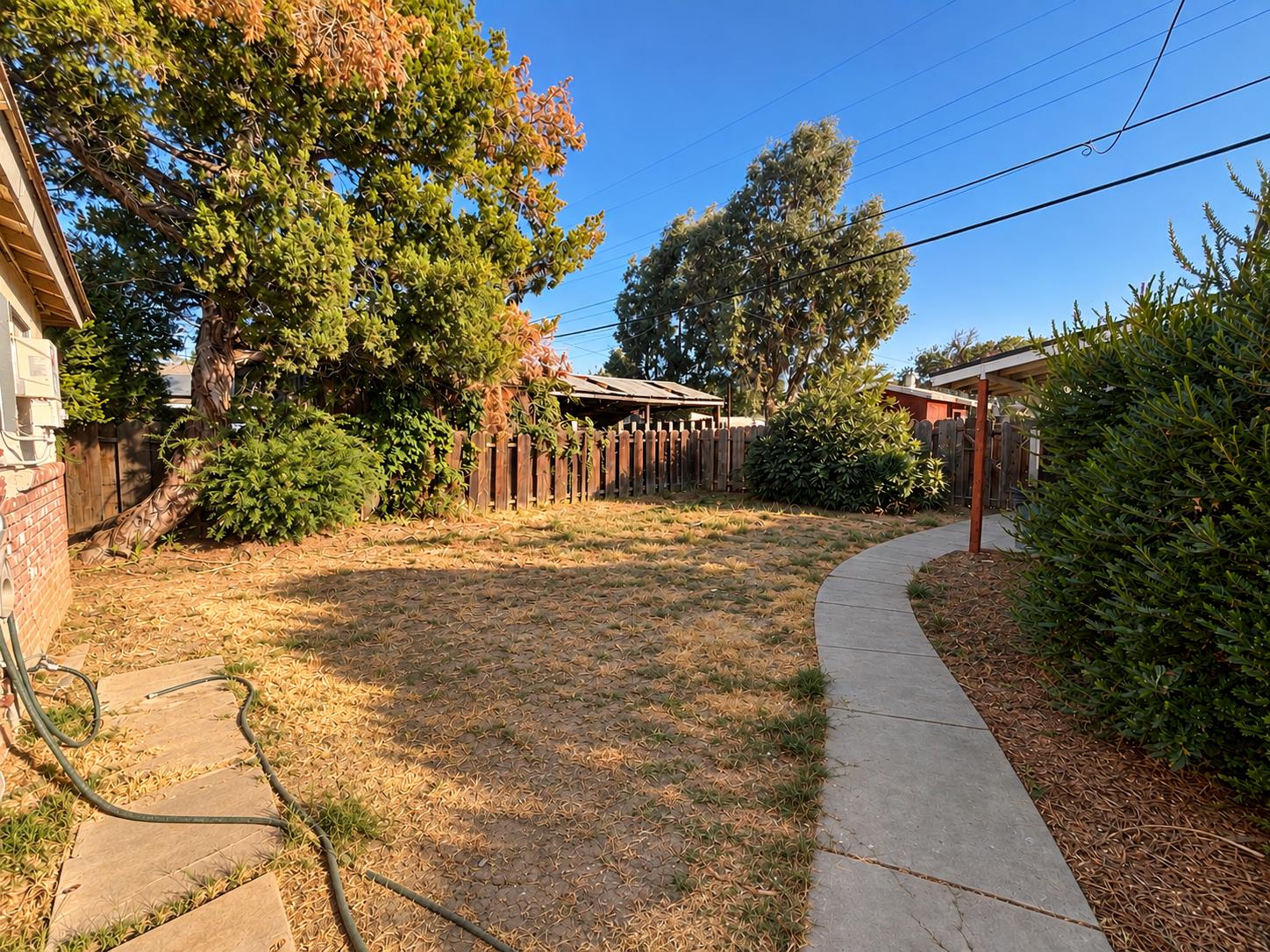 445 College Ave, Coalinga, CA 93210