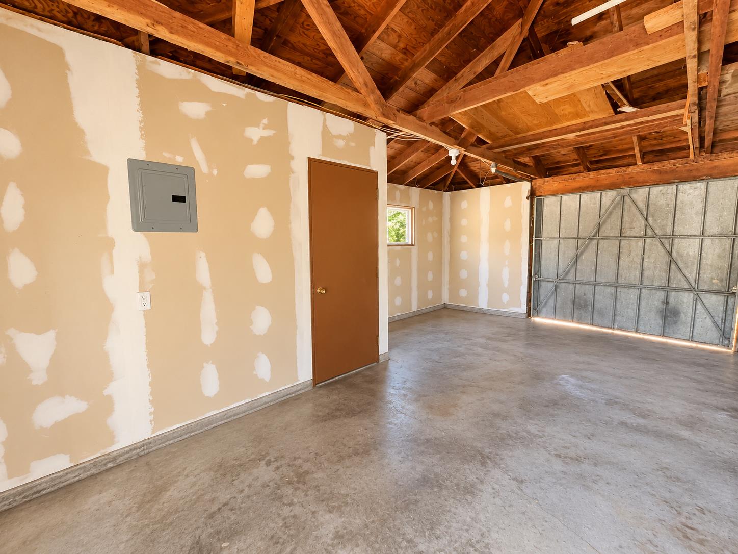 445 College Ave, Coalinga, CA 93210