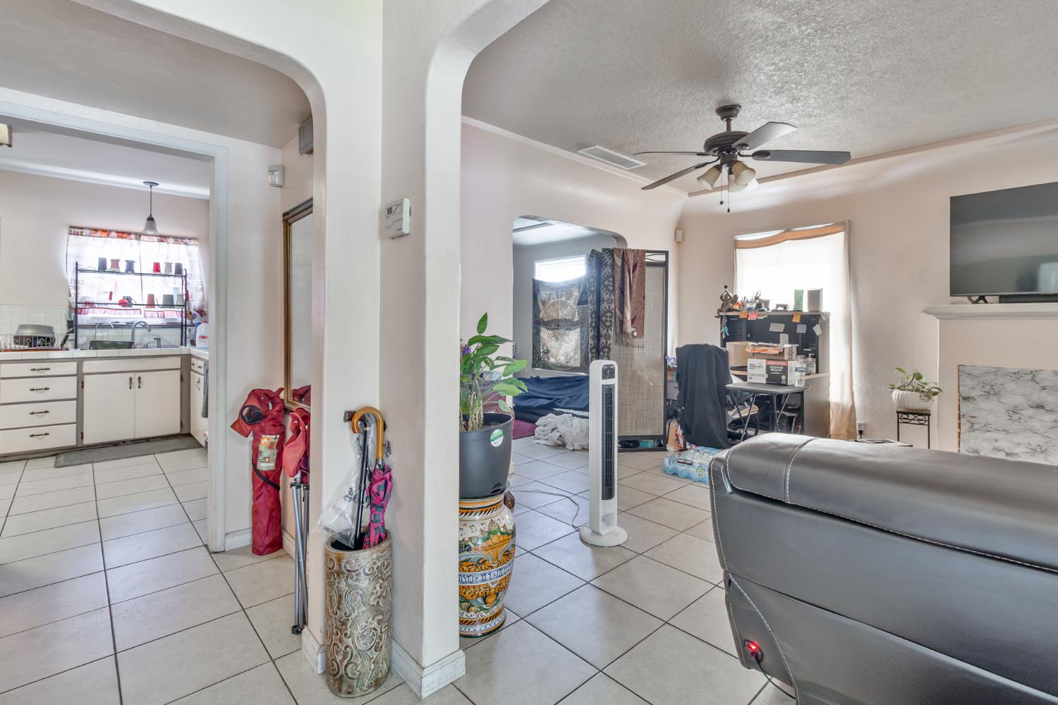 4855 E Iowa Ave, Fresno, CA 93727