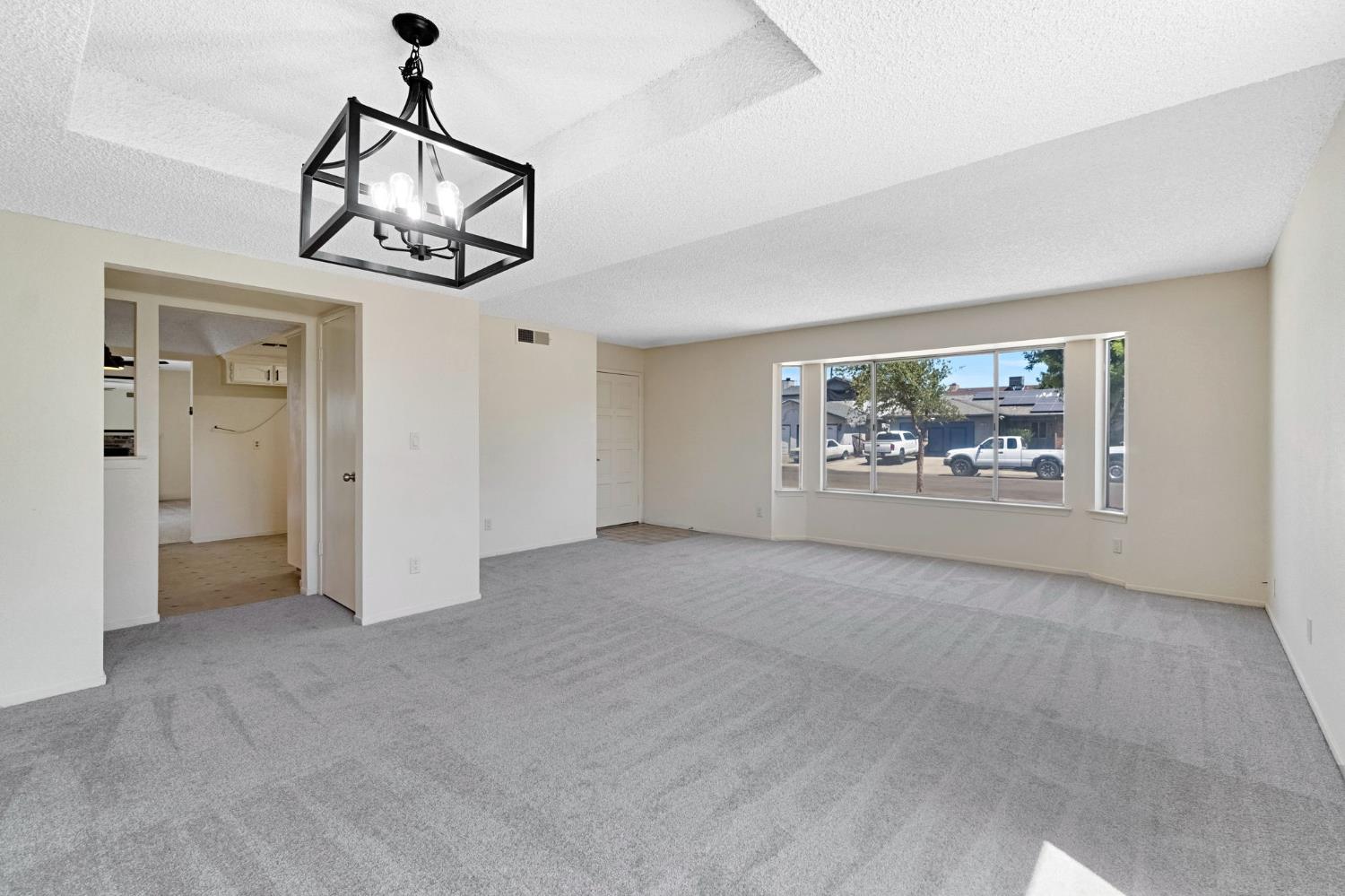 4107 W Amherst Ave, Fresno, CA 93722