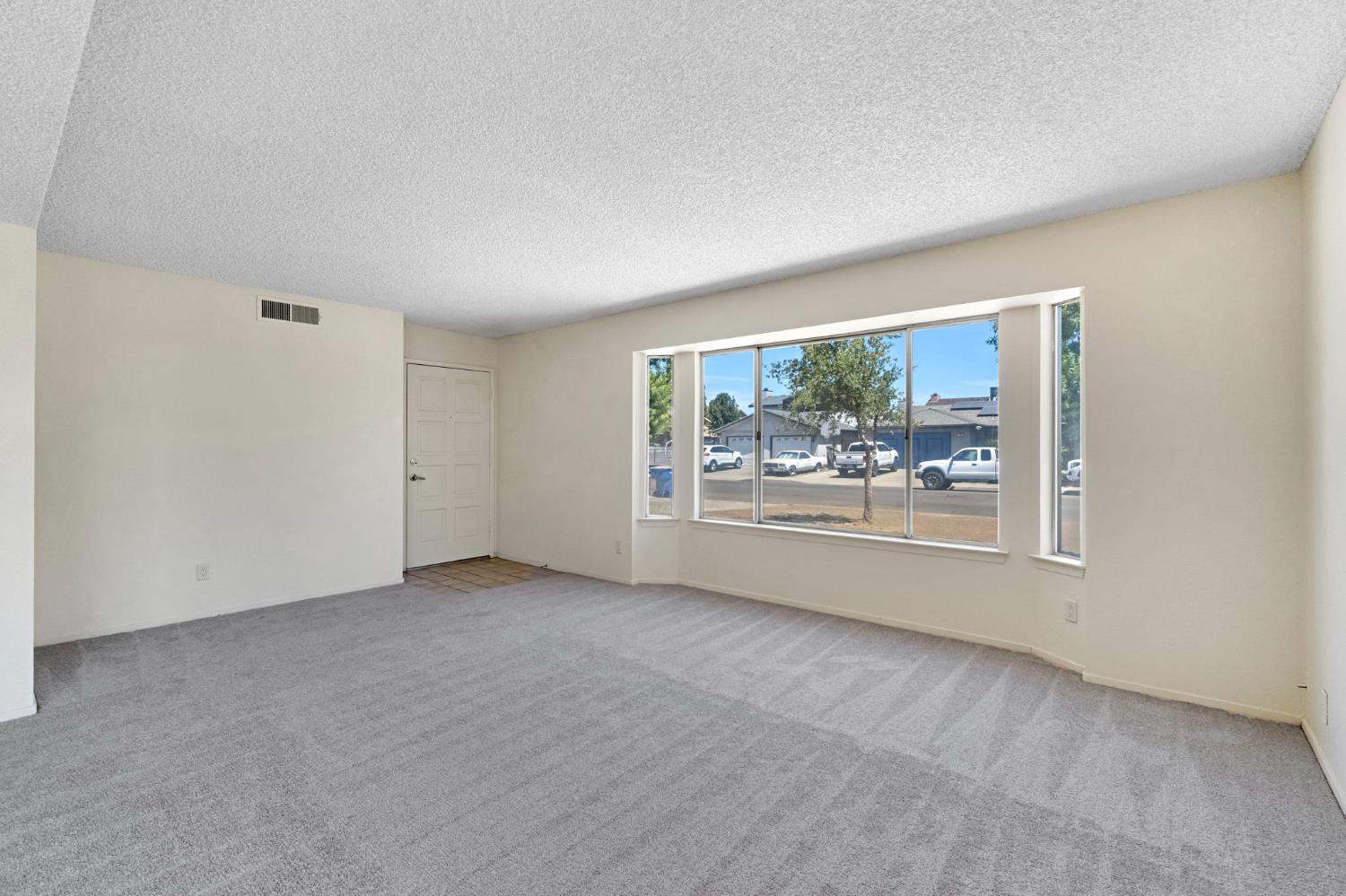 4107 W Amherst Ave, Fresno, CA 93722
