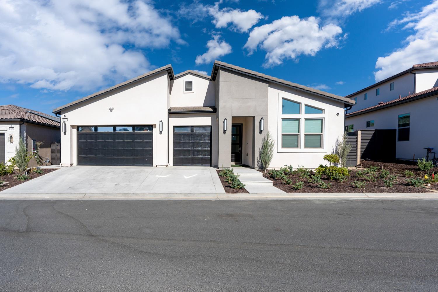 11176 N Via Revenna Dr, Fresno, CA 93730