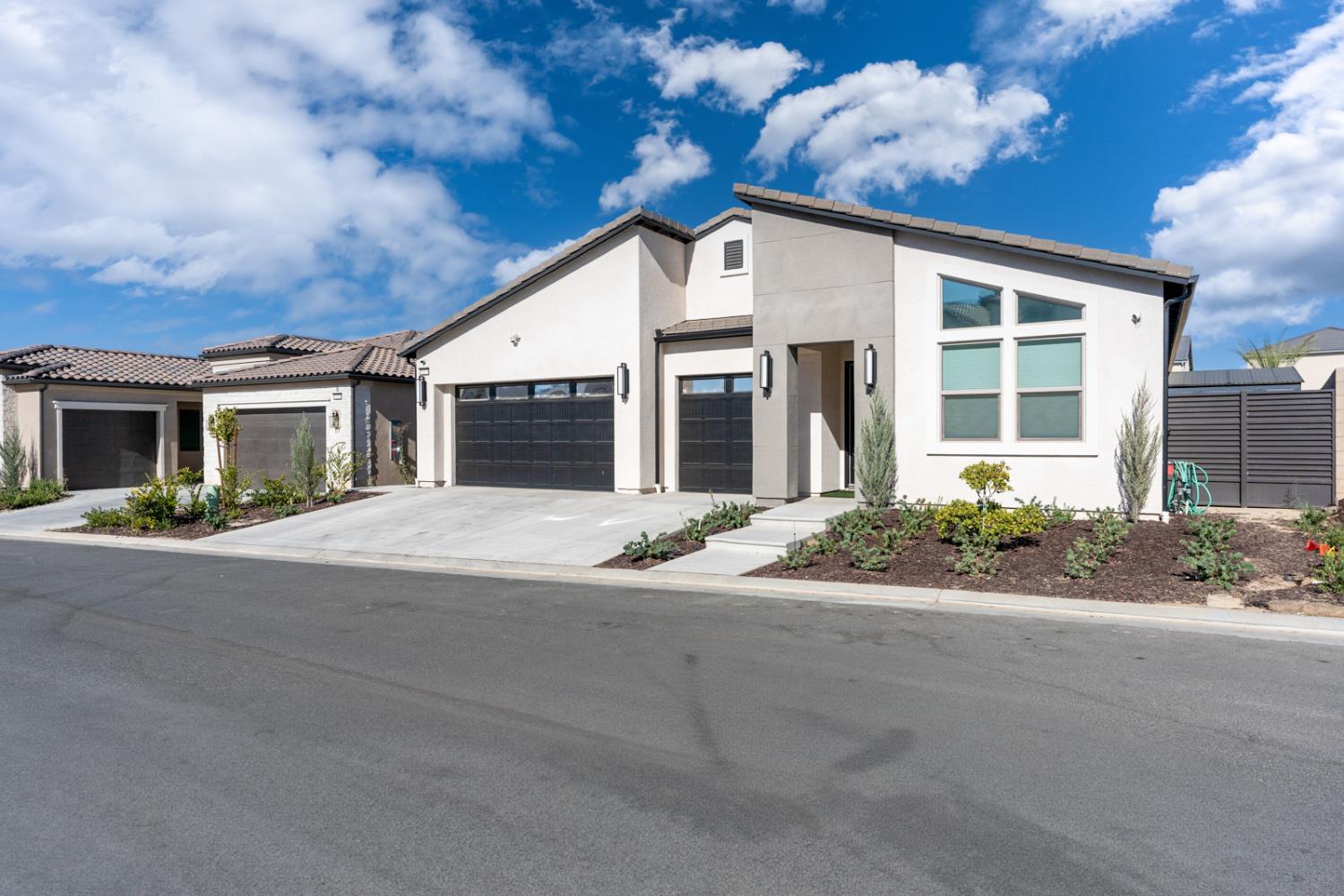 11176 N Via Revenna Dr, Fresno, CA 93730