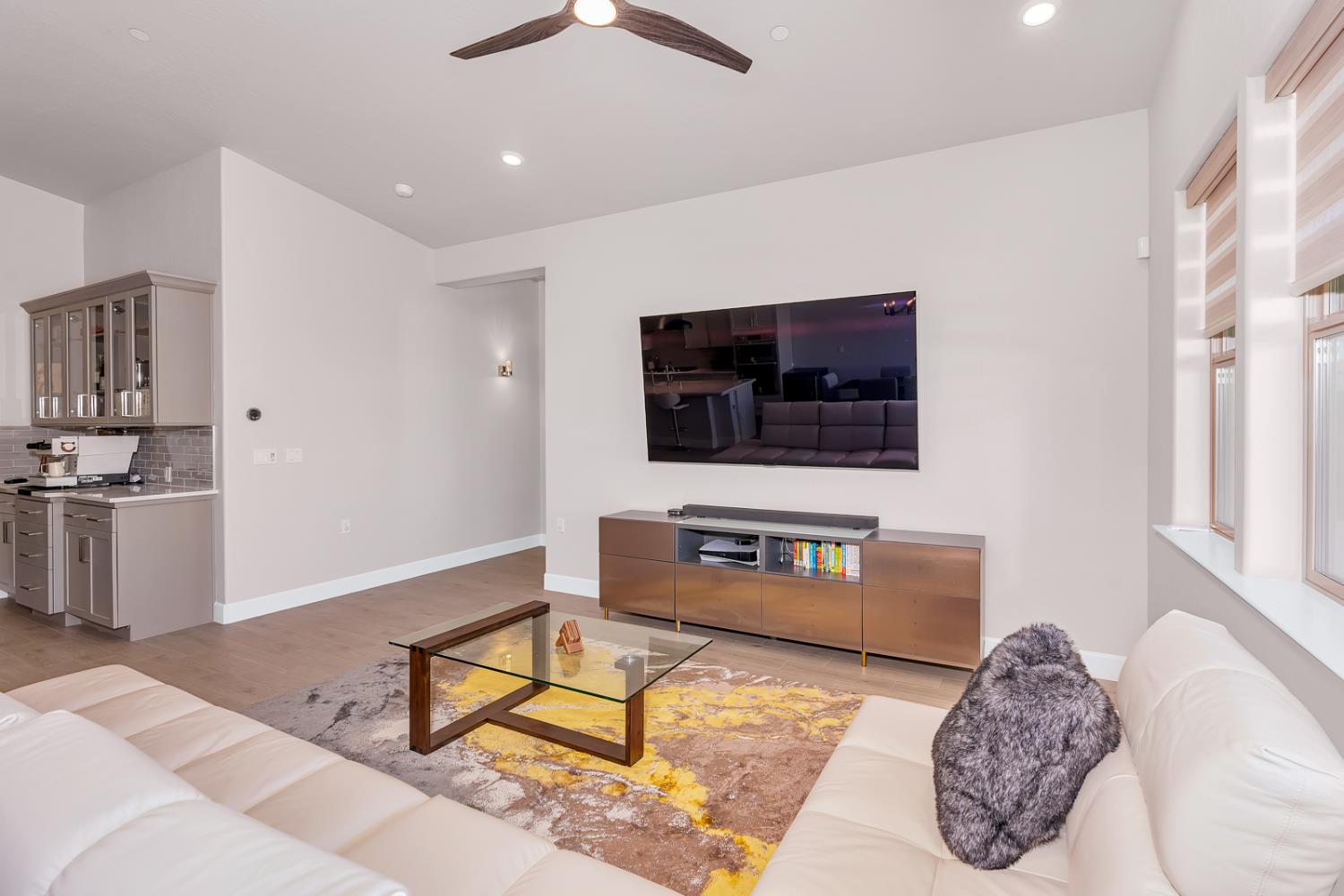 11176 N Via Revenna Dr, Fresno, CA 93730