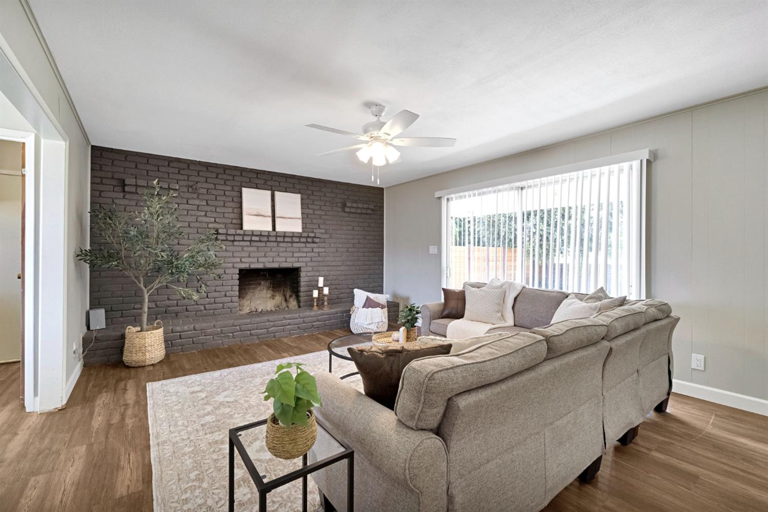 5455 N Bond St, Fresno, CA 93710