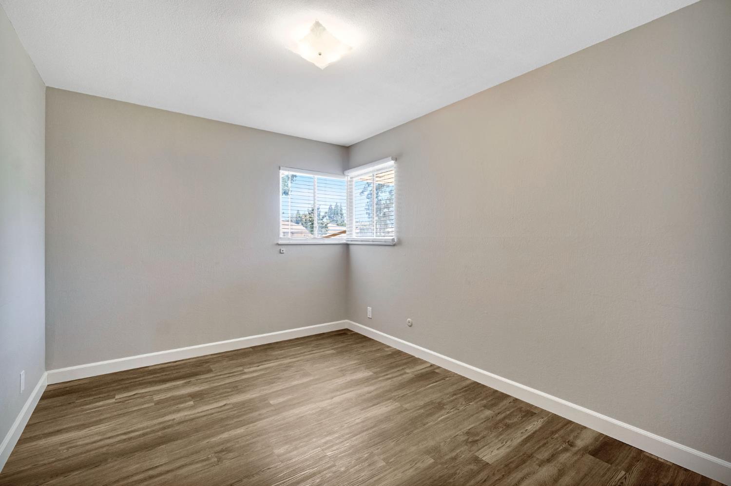 5455 N Bond St, Fresno, CA 93710