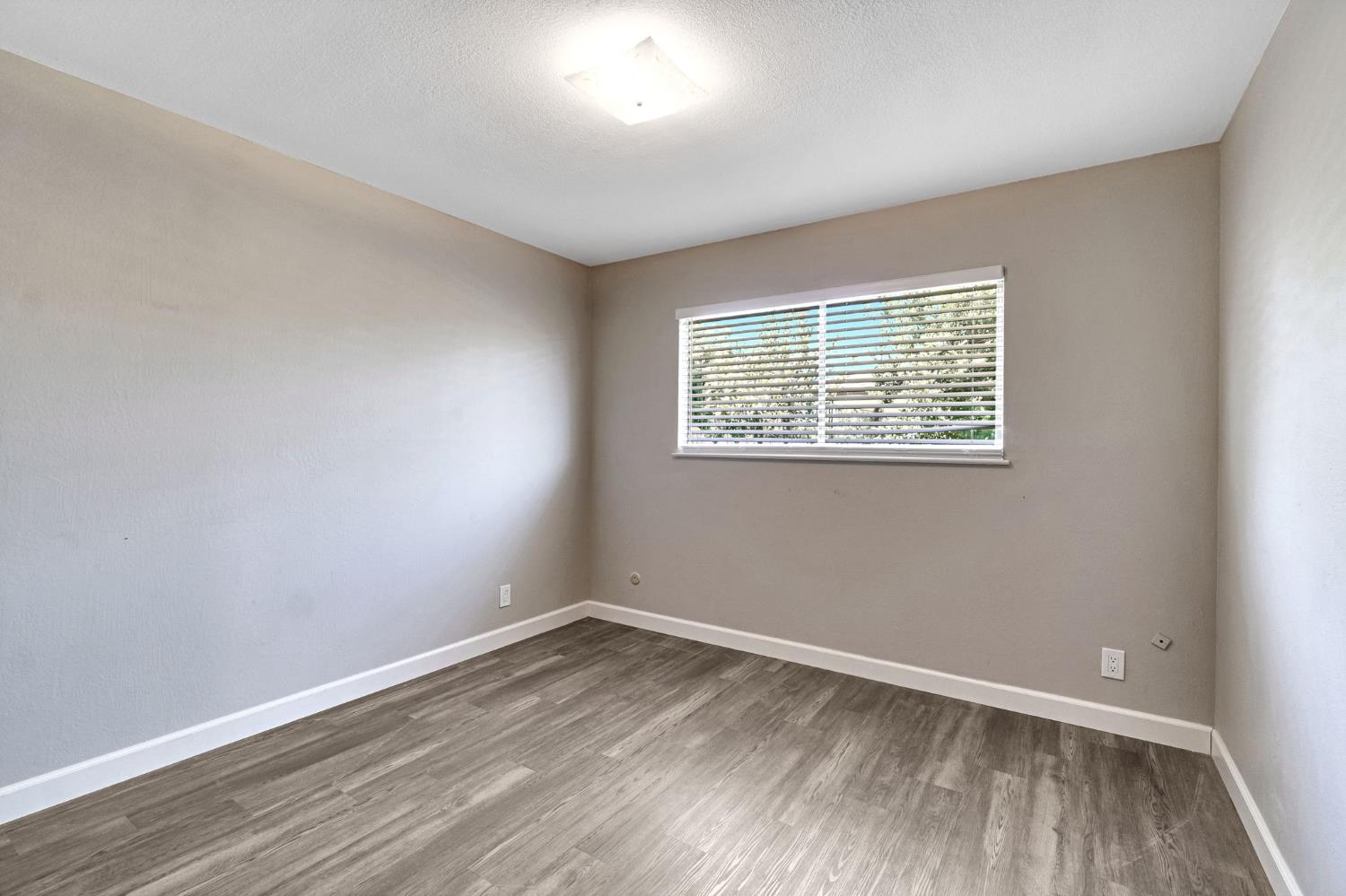 5455 N Bond St, Fresno, CA 93710