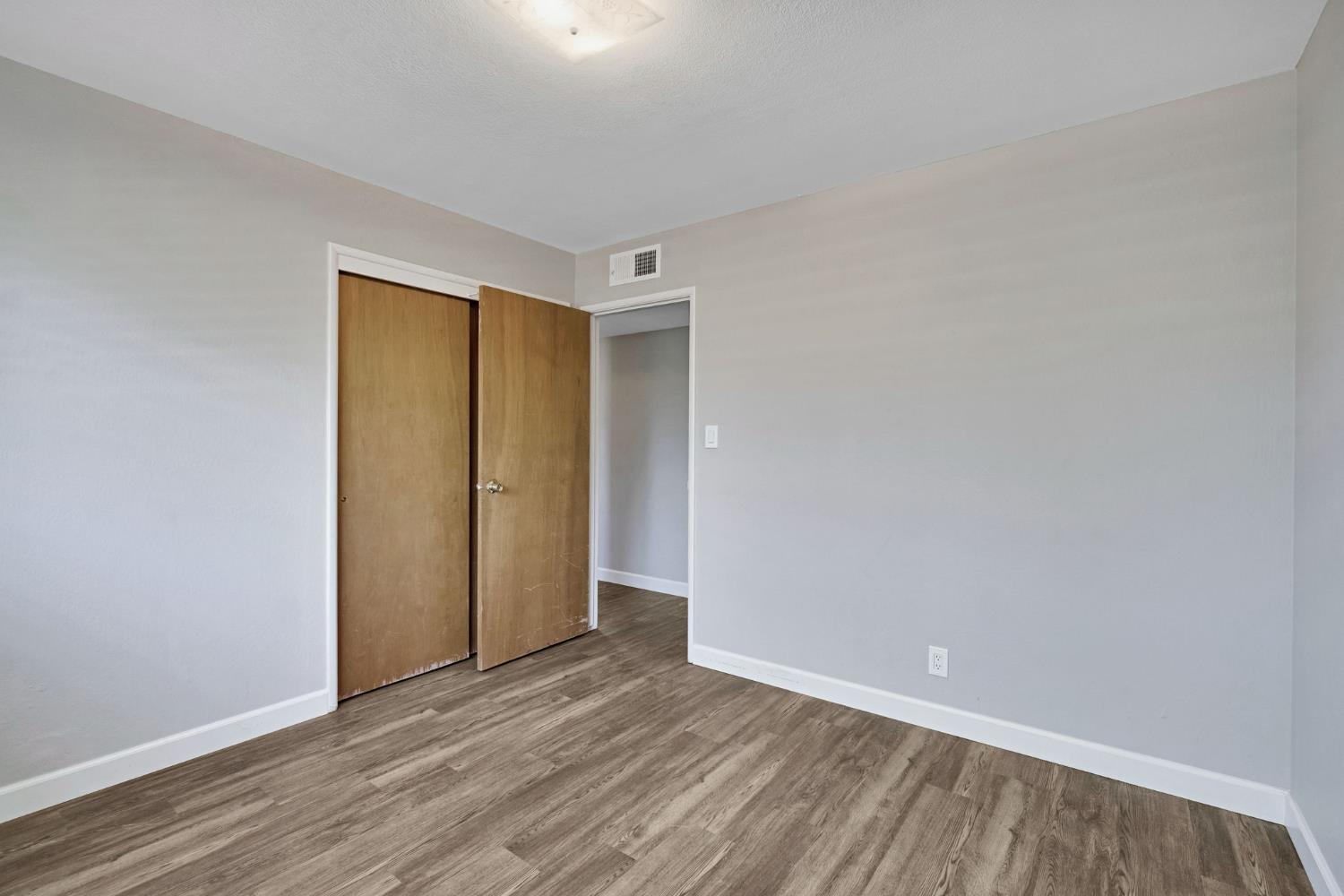 5455 N Bond St, Fresno, CA 93710