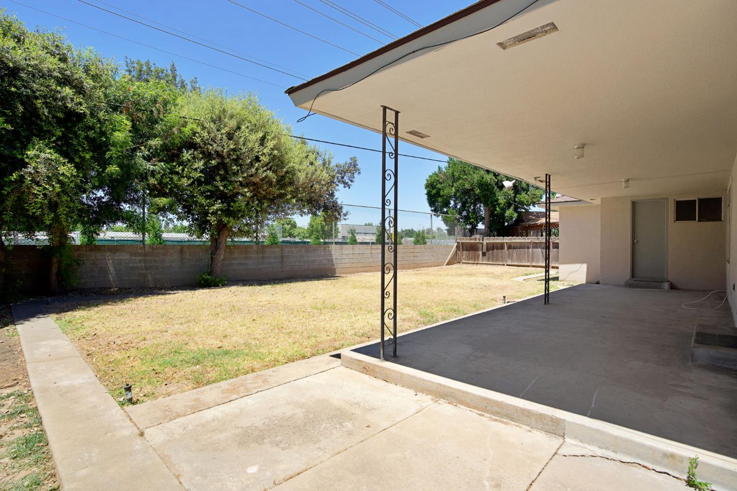 5455 N Bond St, Fresno, CA 93710