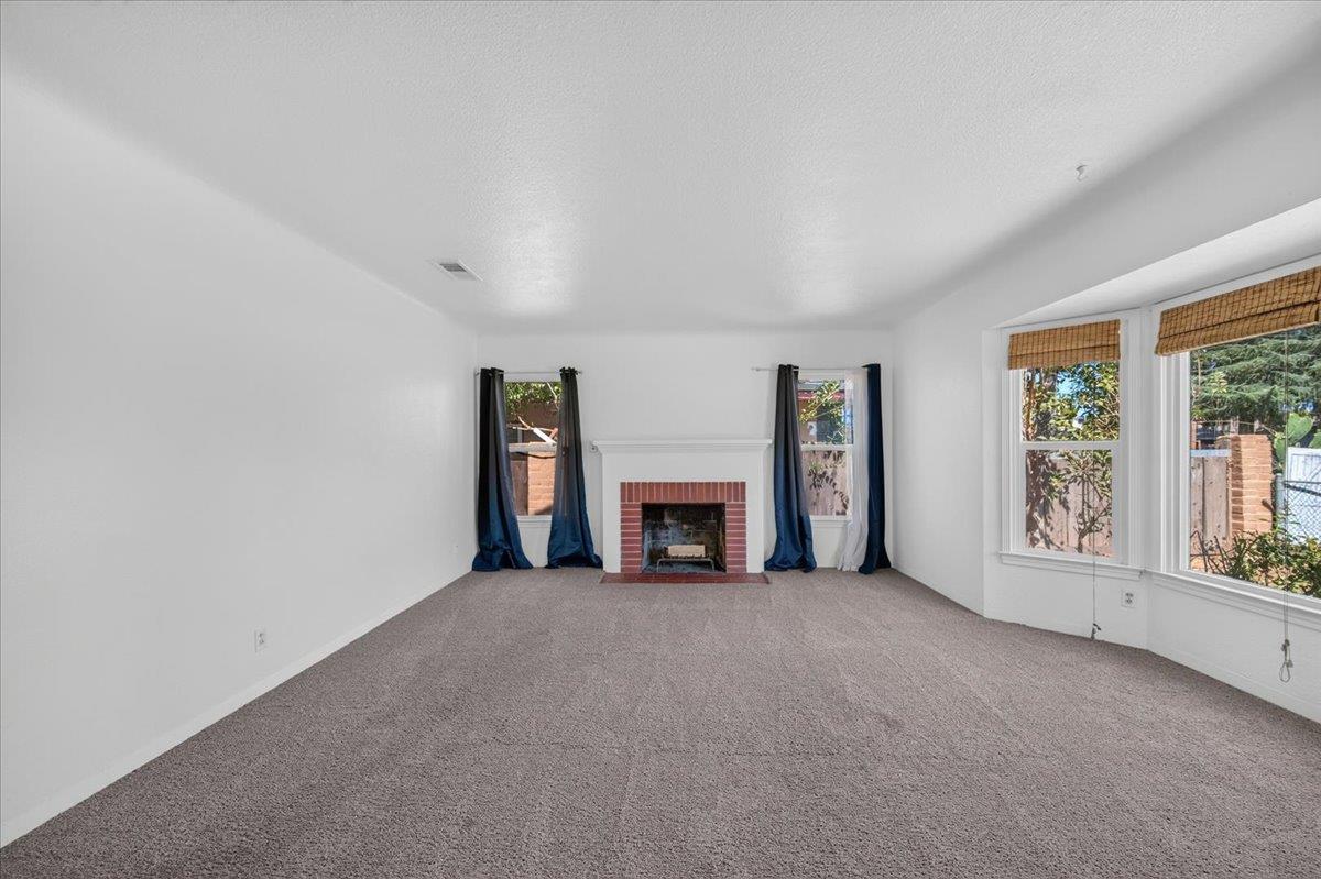335 W Dakota Ave, Fresno, CA 93705
