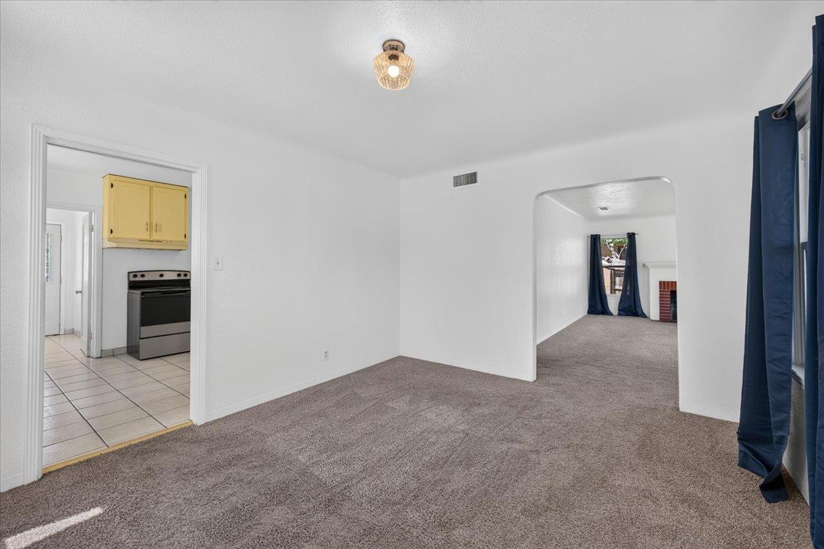 335 W Dakota Ave, Fresno, CA 93705