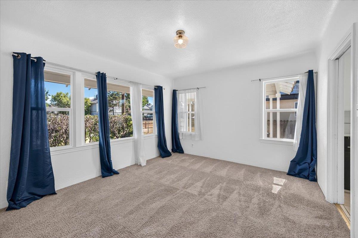 335 W Dakota Ave, Fresno, CA 93705
