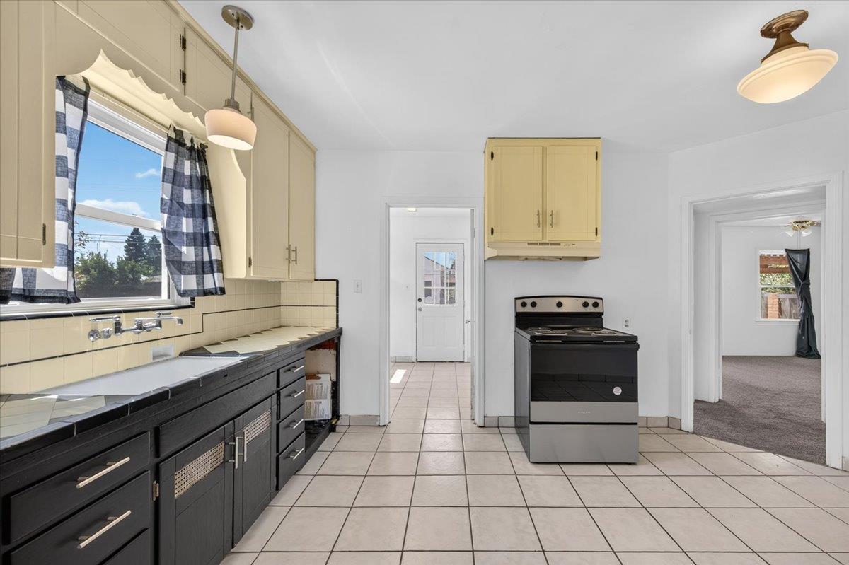 335 W Dakota Ave, Fresno, CA 93705