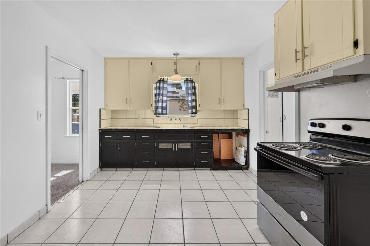 335 W Dakota Ave, Fresno, CA 93705