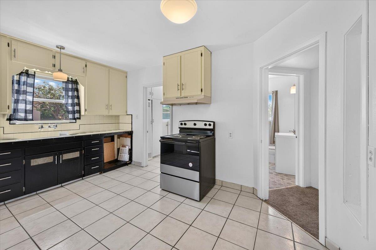 335 W Dakota Ave, Fresno, CA 93705
