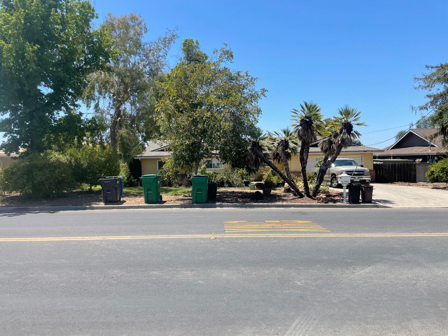 1569 E Olive Ave, Porterville, CA 93257
