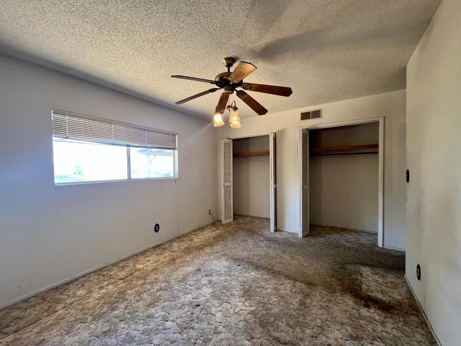 1569 E Olive Ave, Porterville, CA 93257