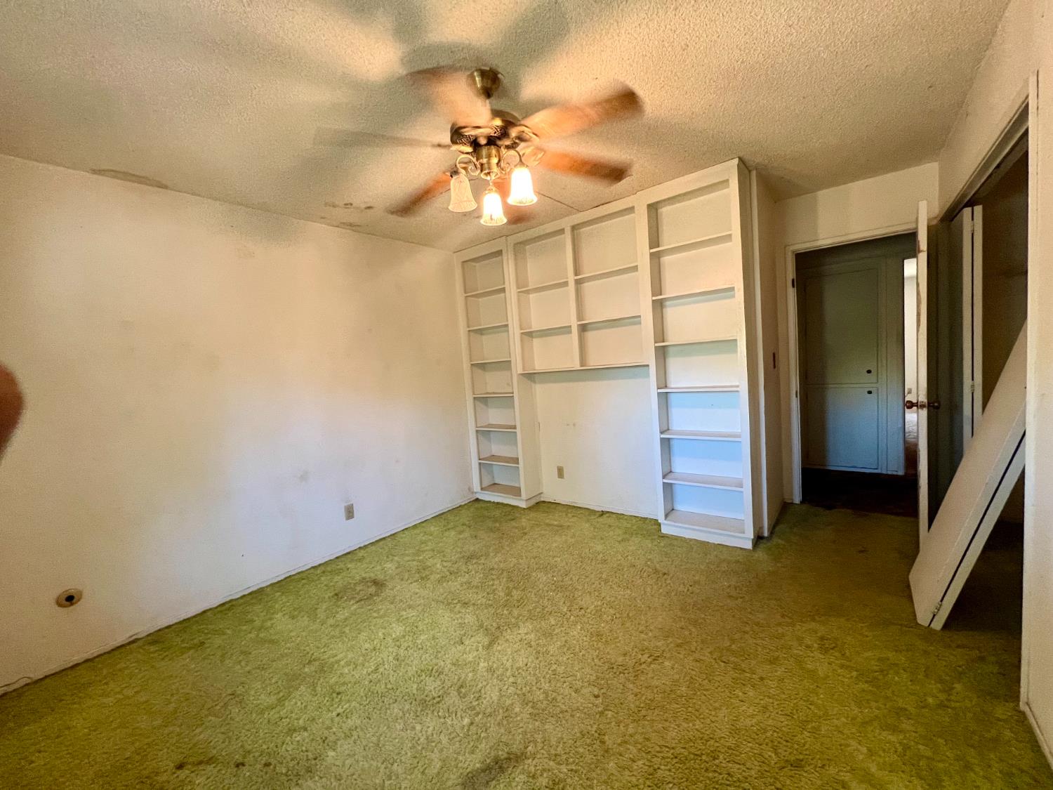 1569 E Olive Ave, Porterville, CA 93257