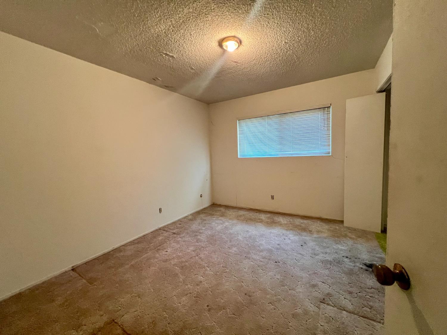 1569 E Olive Ave, Porterville, CA 93257