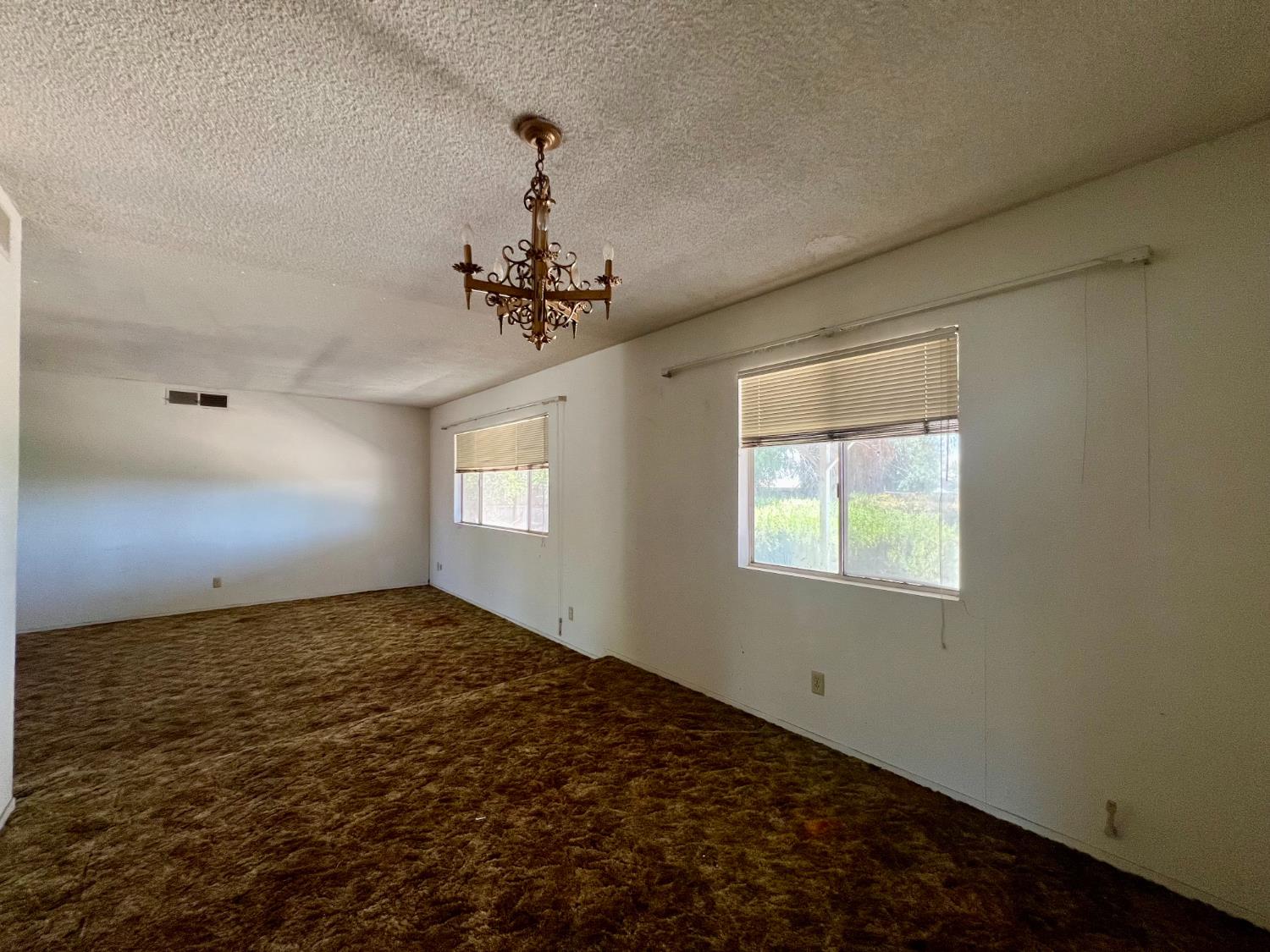 1569 E Olive Ave, Porterville, CA 93257