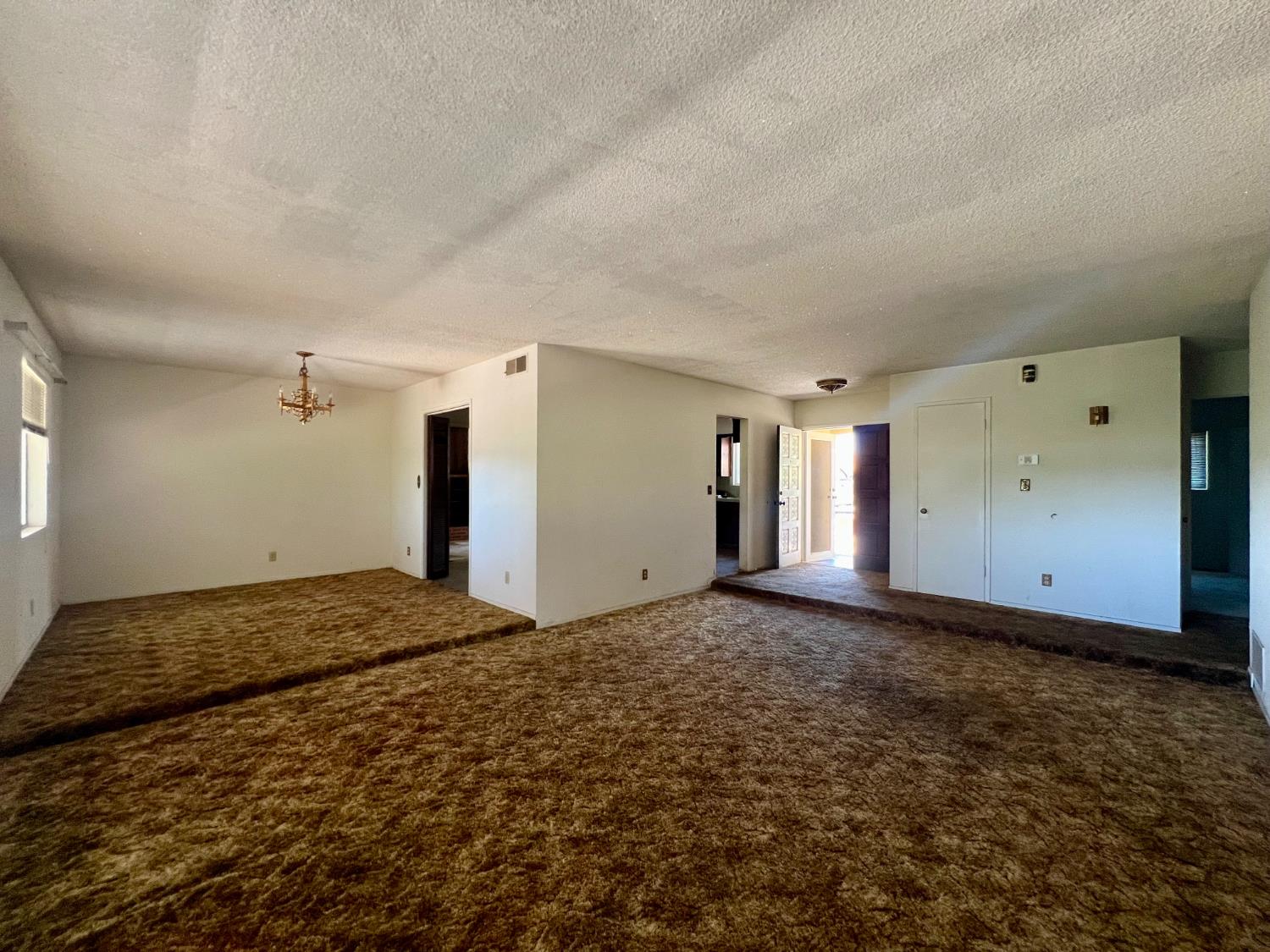 1569 E Olive Ave, Porterville, CA 93257
