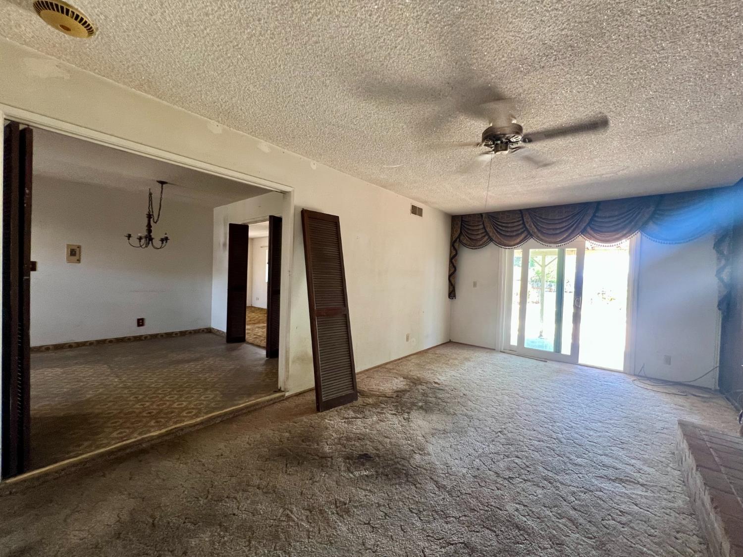 1569 E Olive Ave, Porterville, CA 93257