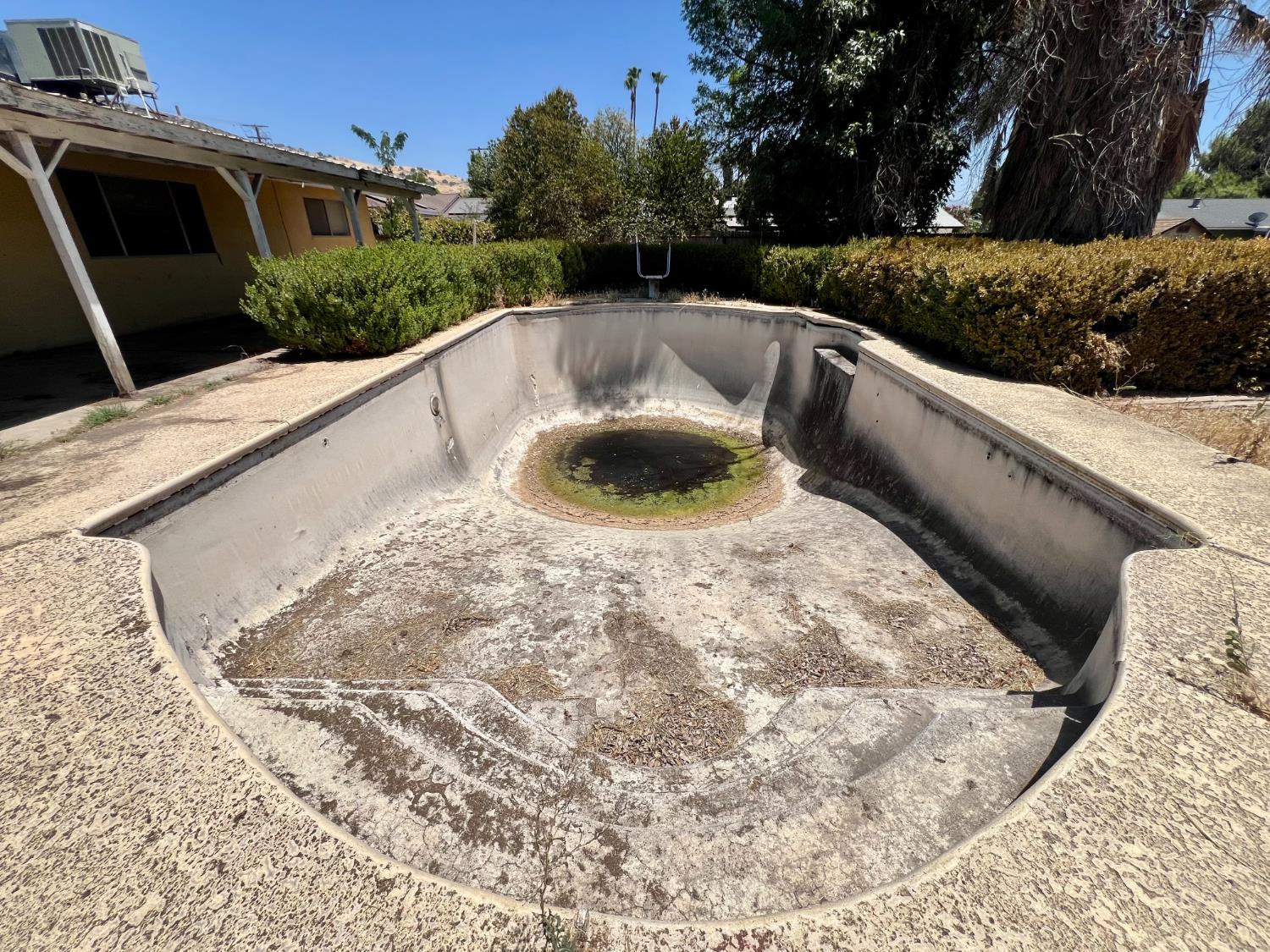 1569 E Olive Ave, Porterville, CA 93257