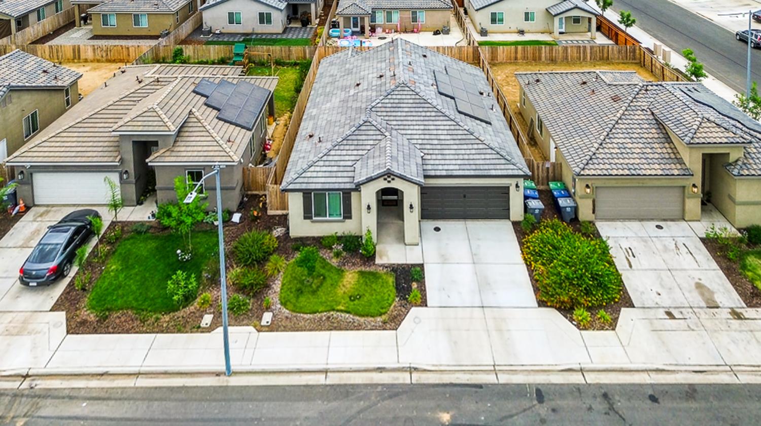 1140 Wasatch Dr, Madera, CA 93638