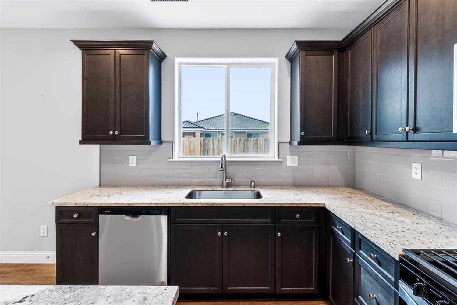 1140 Wasatch Dr, Madera, CA 93638