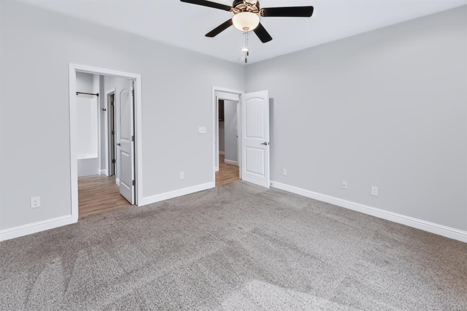 1140 Wasatch Dr, Madera, CA 93638