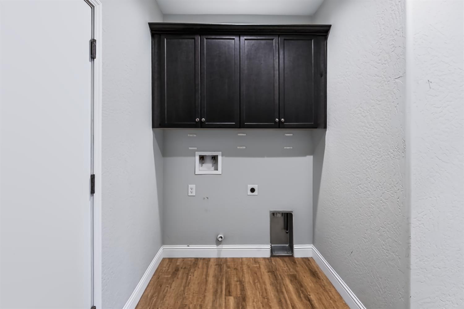 1140 Wasatch Dr, Madera, CA 93638