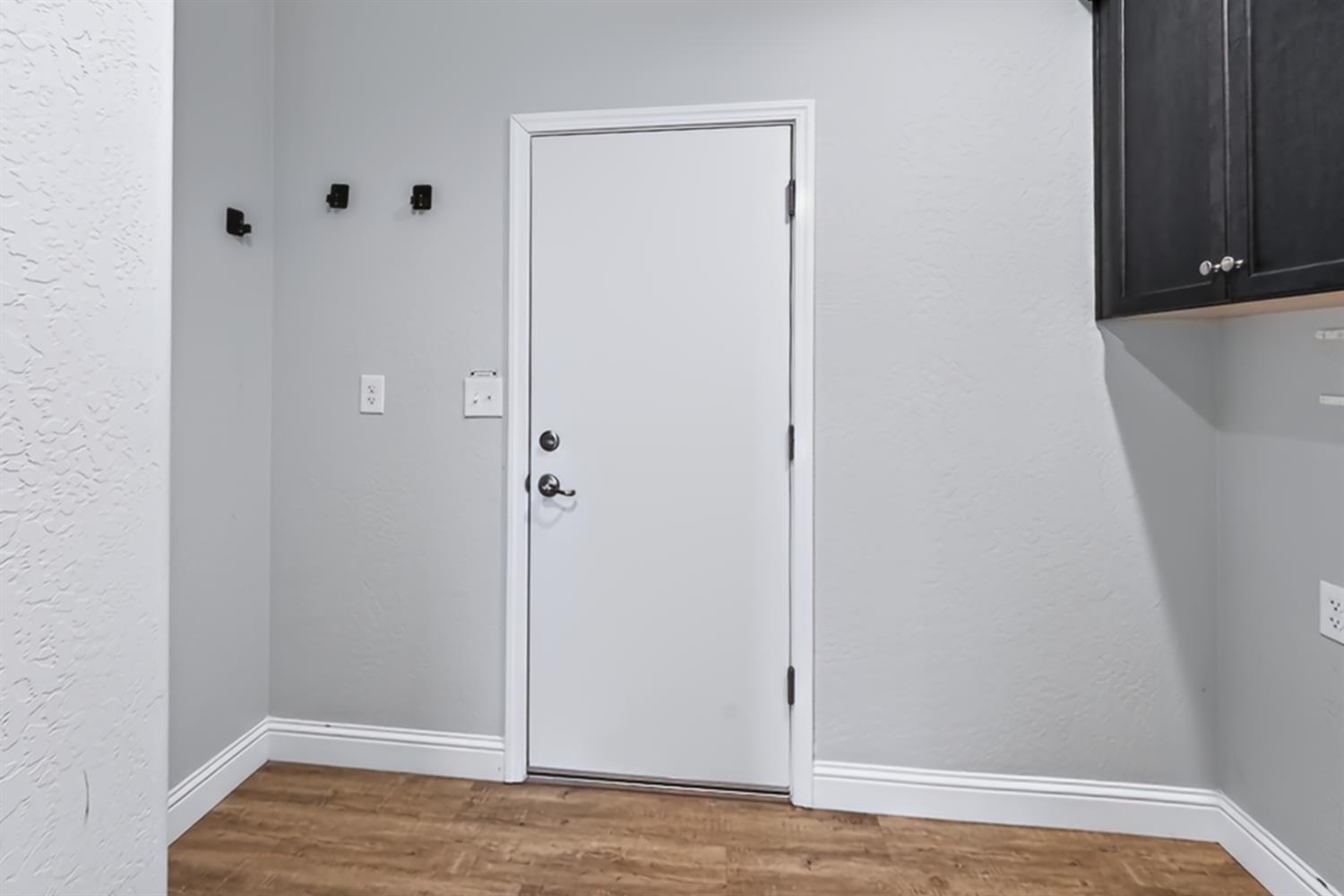 1140 Wasatch Dr, Madera, CA 93638
