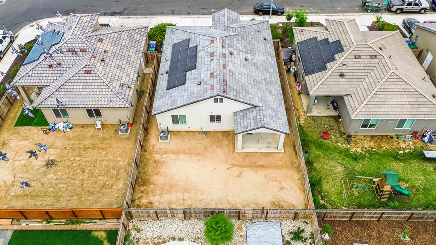 1140 Wasatch Dr, Madera, CA 93638
