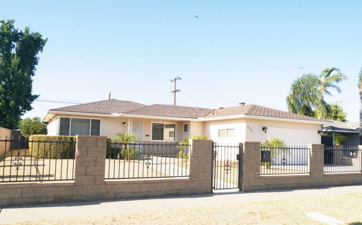 3903 E Bellaire Way, Fresno, CA 93726