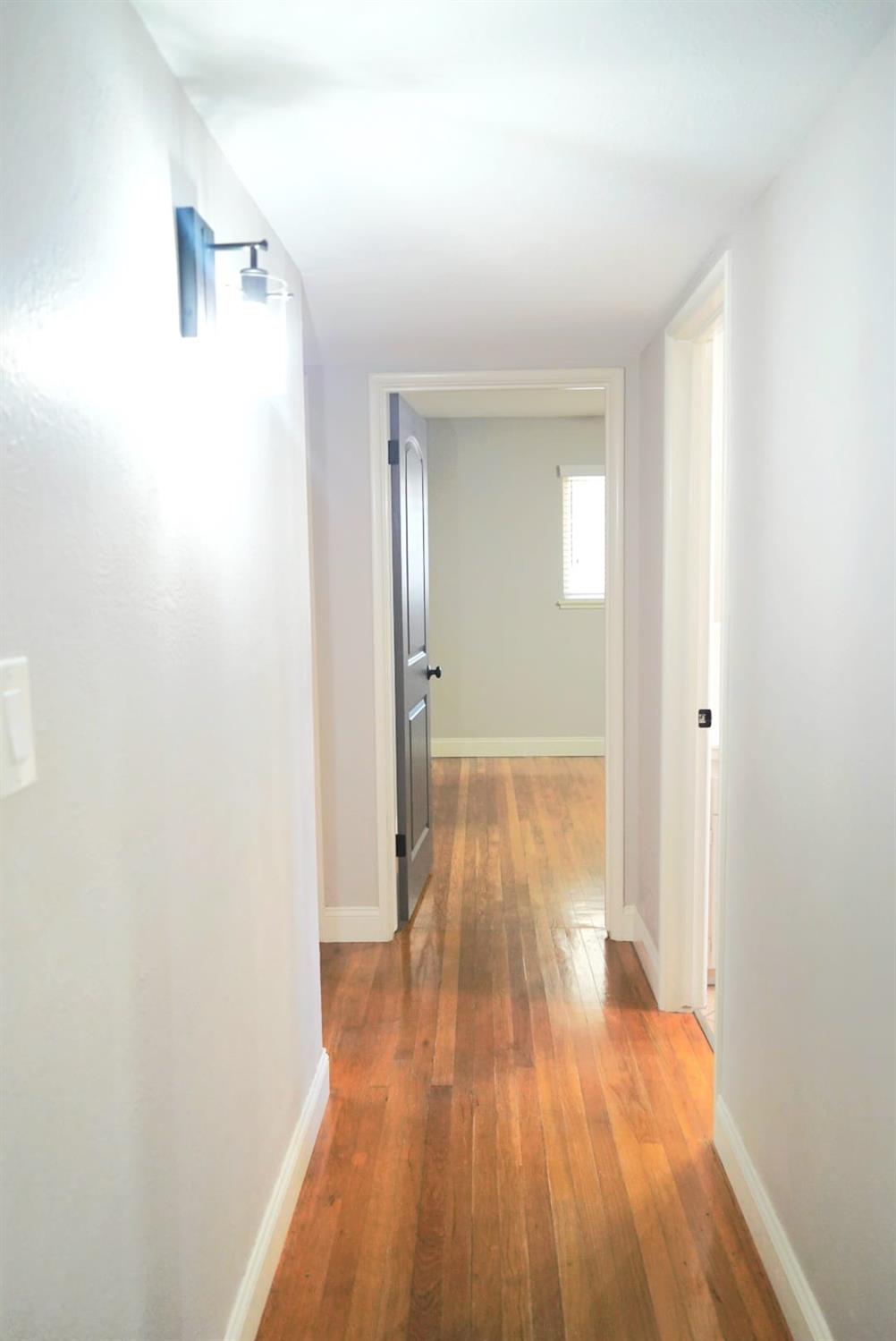 3903 E Bellaire Way, Fresno, CA 93726