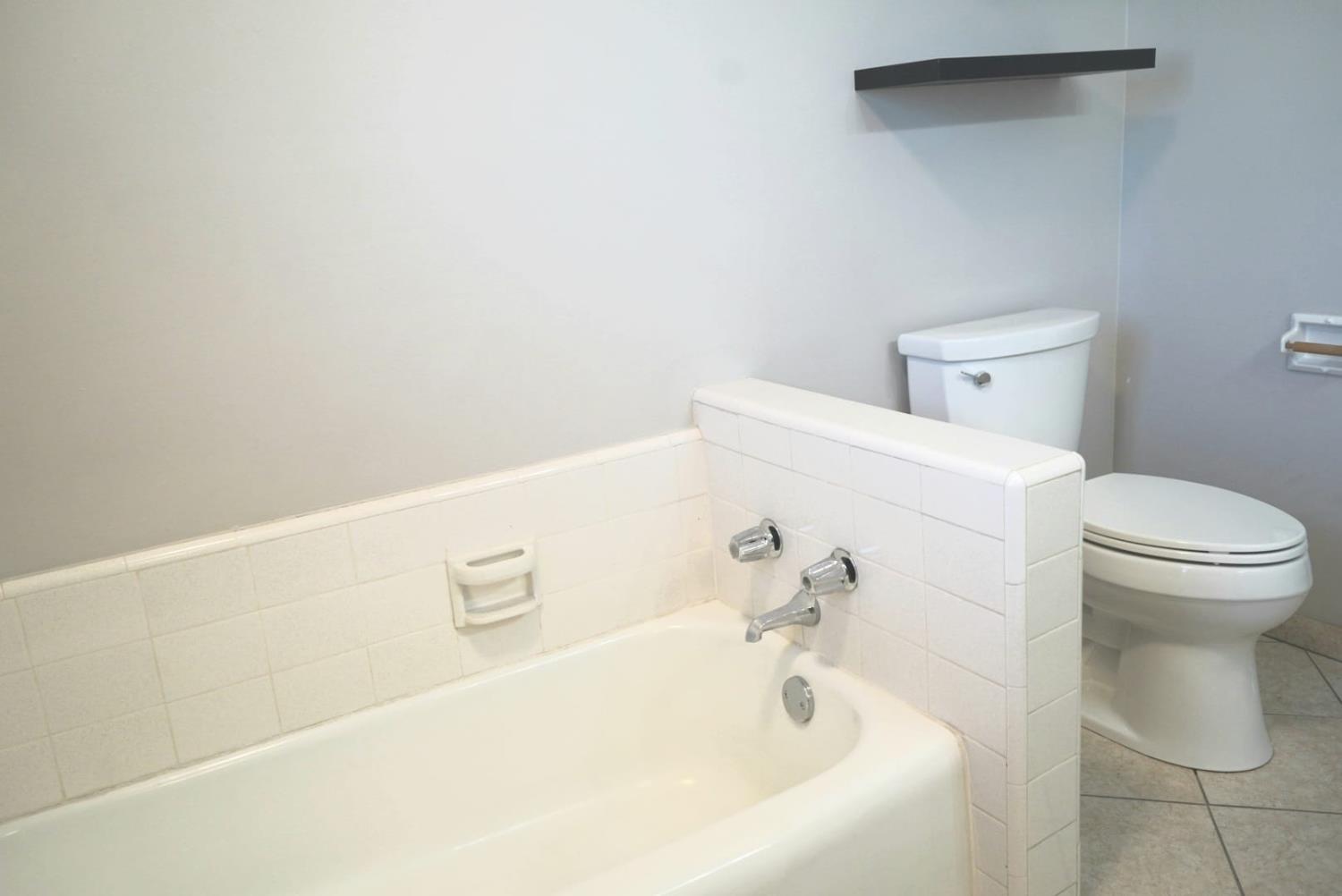 3903 E Bellaire Way, Fresno, CA 93726