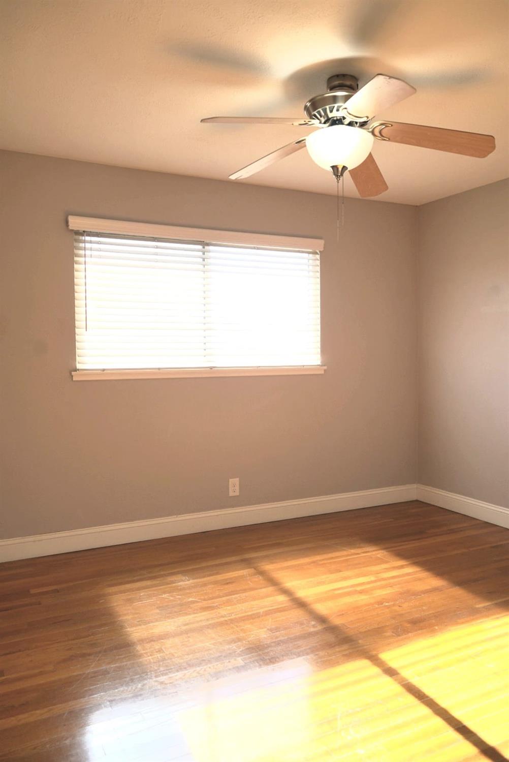 3903 E Bellaire Way, Fresno, CA 93726