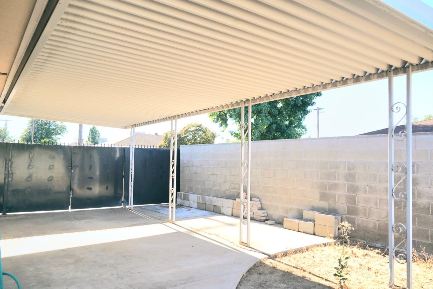 3903 E Bellaire Way, Fresno, CA 93726