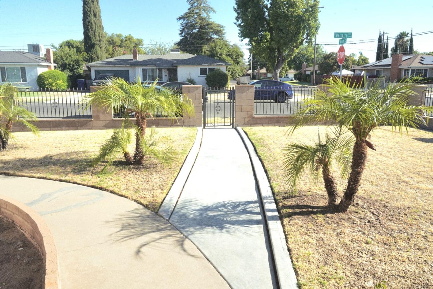 3903 E Bellaire Way, Fresno, CA 93726