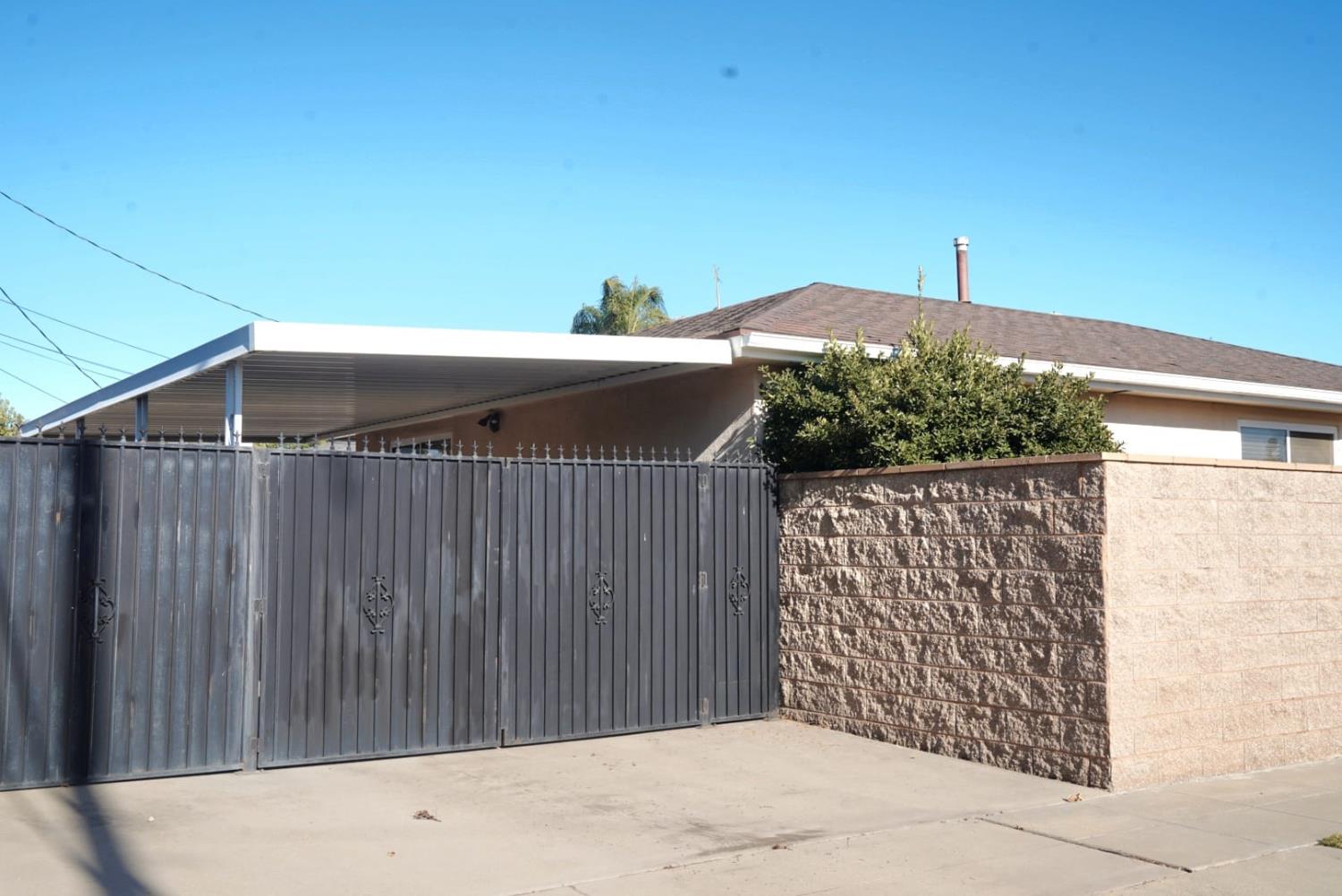3903 E Bellaire Way, Fresno, CA 93726