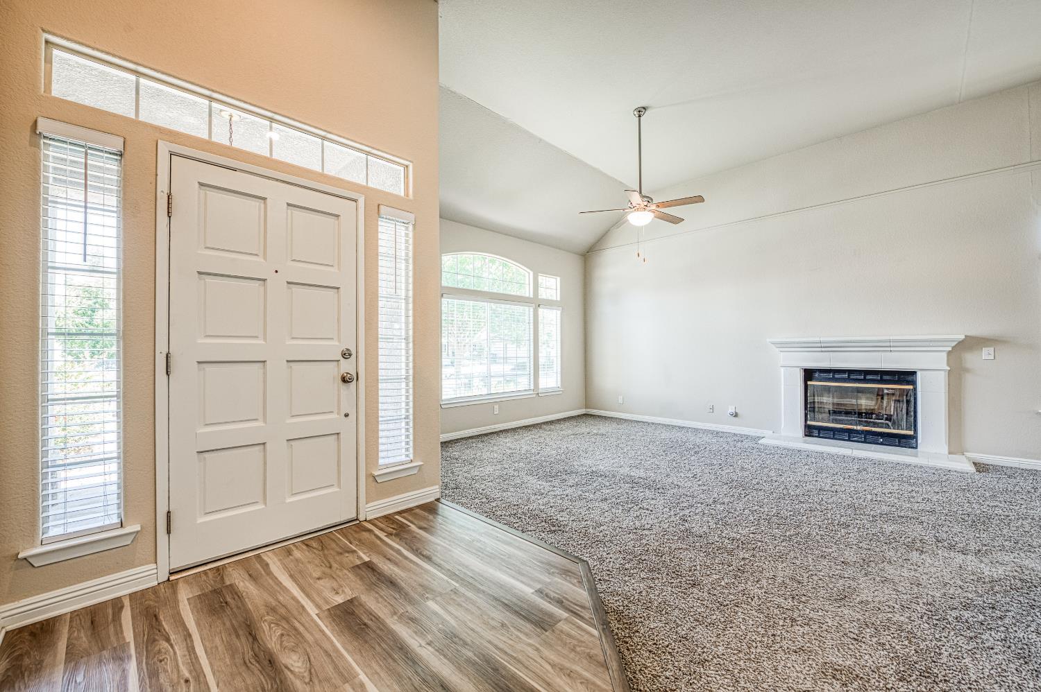 2231 E Pryor Dr, Fresno, CA 93720