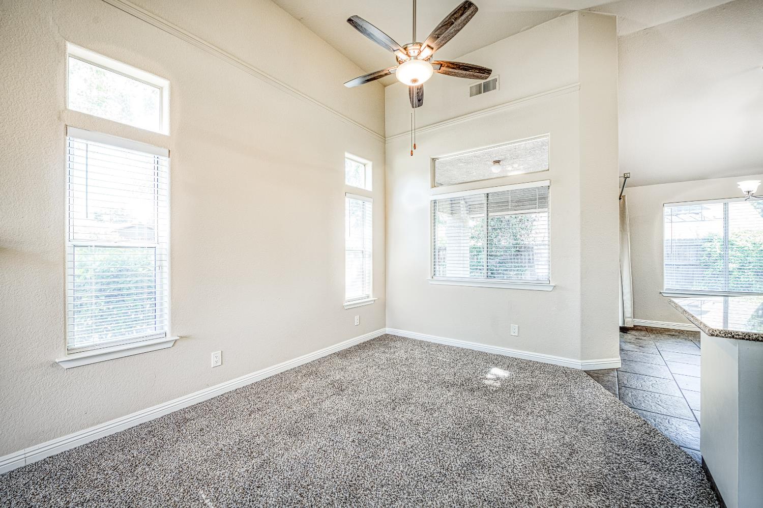 2231 E Pryor Dr, Fresno, CA 93720