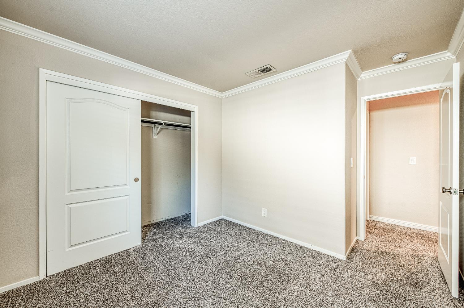2231 E Pryor Dr, Fresno, CA 93720